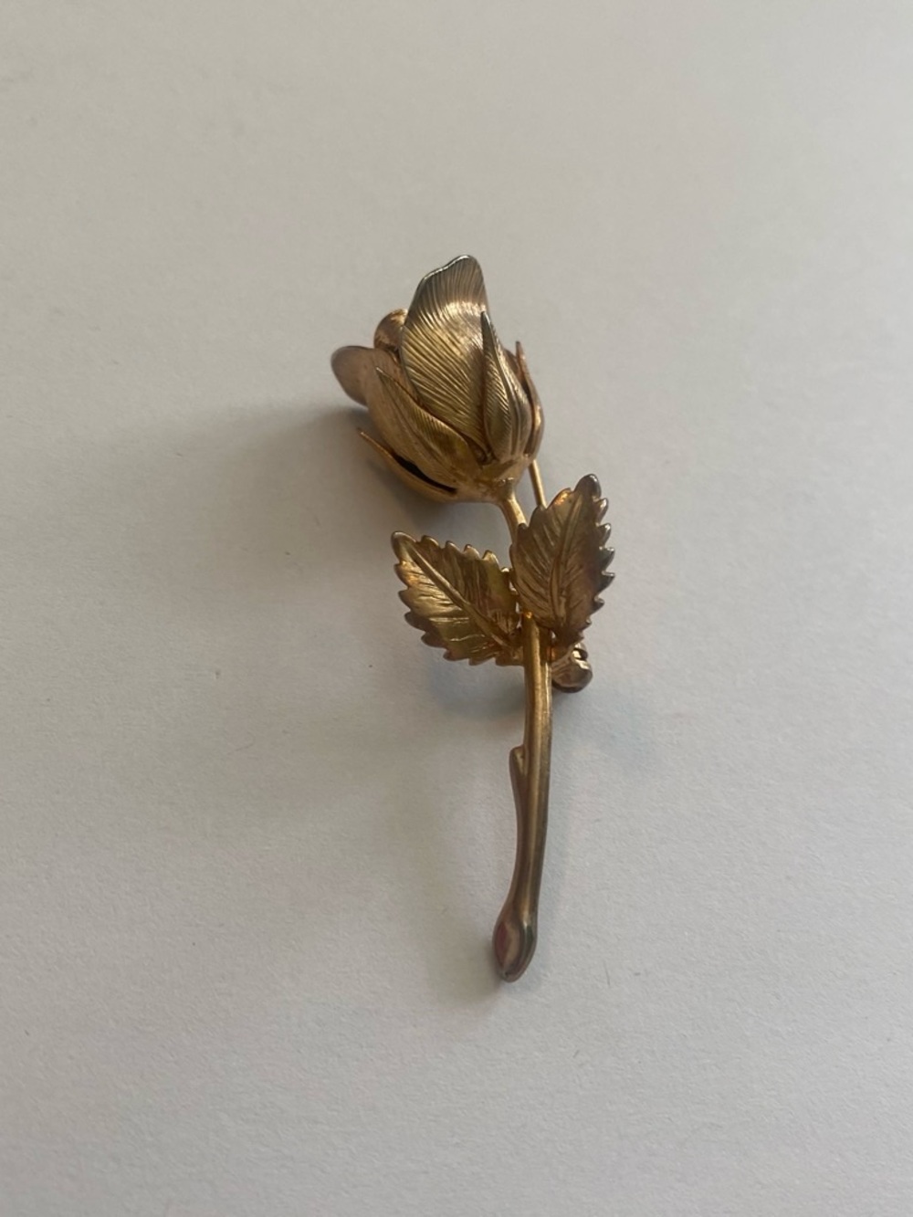 Gold-Tone Rose Brooch Pin - Elegant Floral Accent
